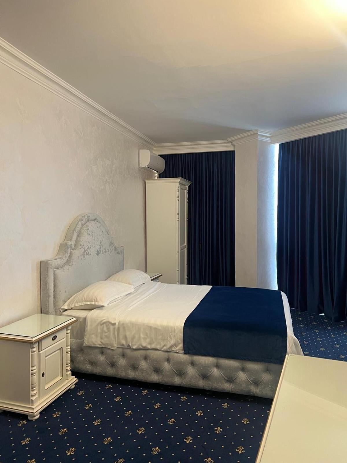 Hotel Central Slobozia  Phòng bức ảnh